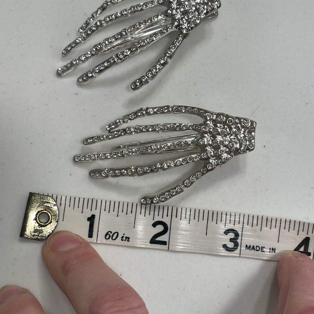 Death Grip Rhinestone Skeleton Hand Hair Clips - Silver Sparkle - Picture 4 of 4